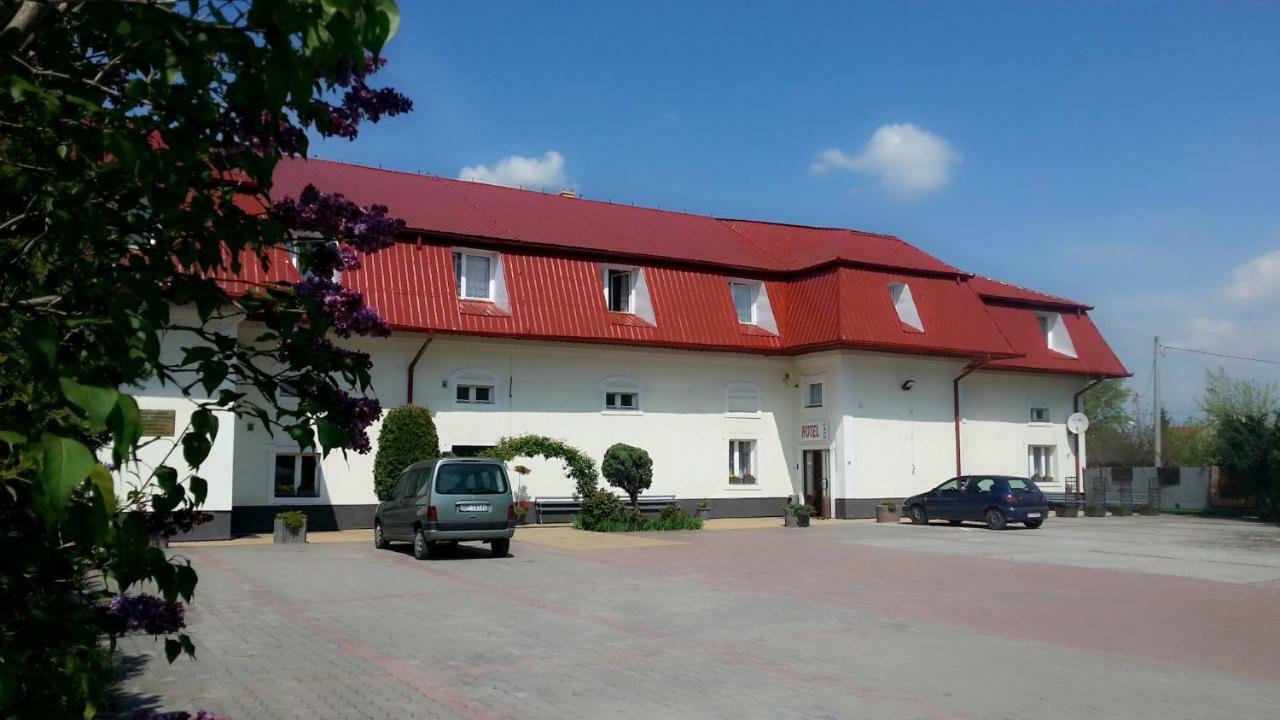 Hotel Faho Przemysl Exterior photo